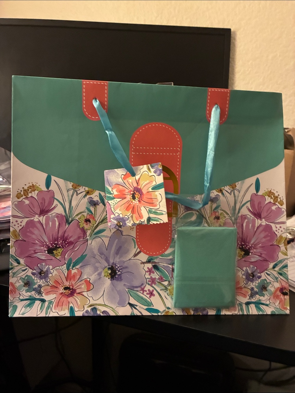 2 Floral Gift Bag Sets with Satin Ribbon Handles, Tissue Paper and Small Card - Picture 3 of 3